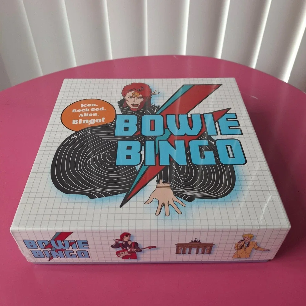 David Bowie Icon Rock God Alien Bingo Game Smith Street Gift Glam Rock NEW - Picture 2 of 5